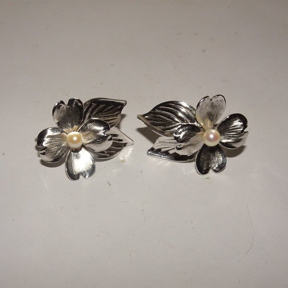 Vtg. HSB 1/20 12KT White G.F. Floral Earrings - Picture 1 of 7